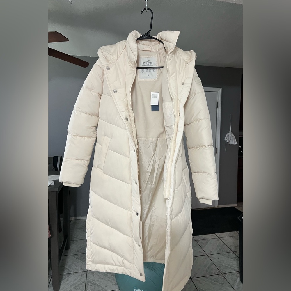 Hollister Beige Puffer Jacket